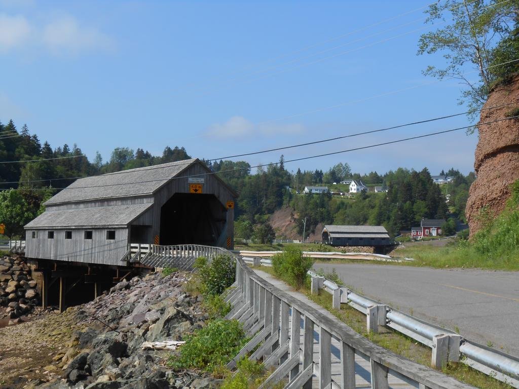 Tidal Watch Inn St. Martins Экстерьер фото