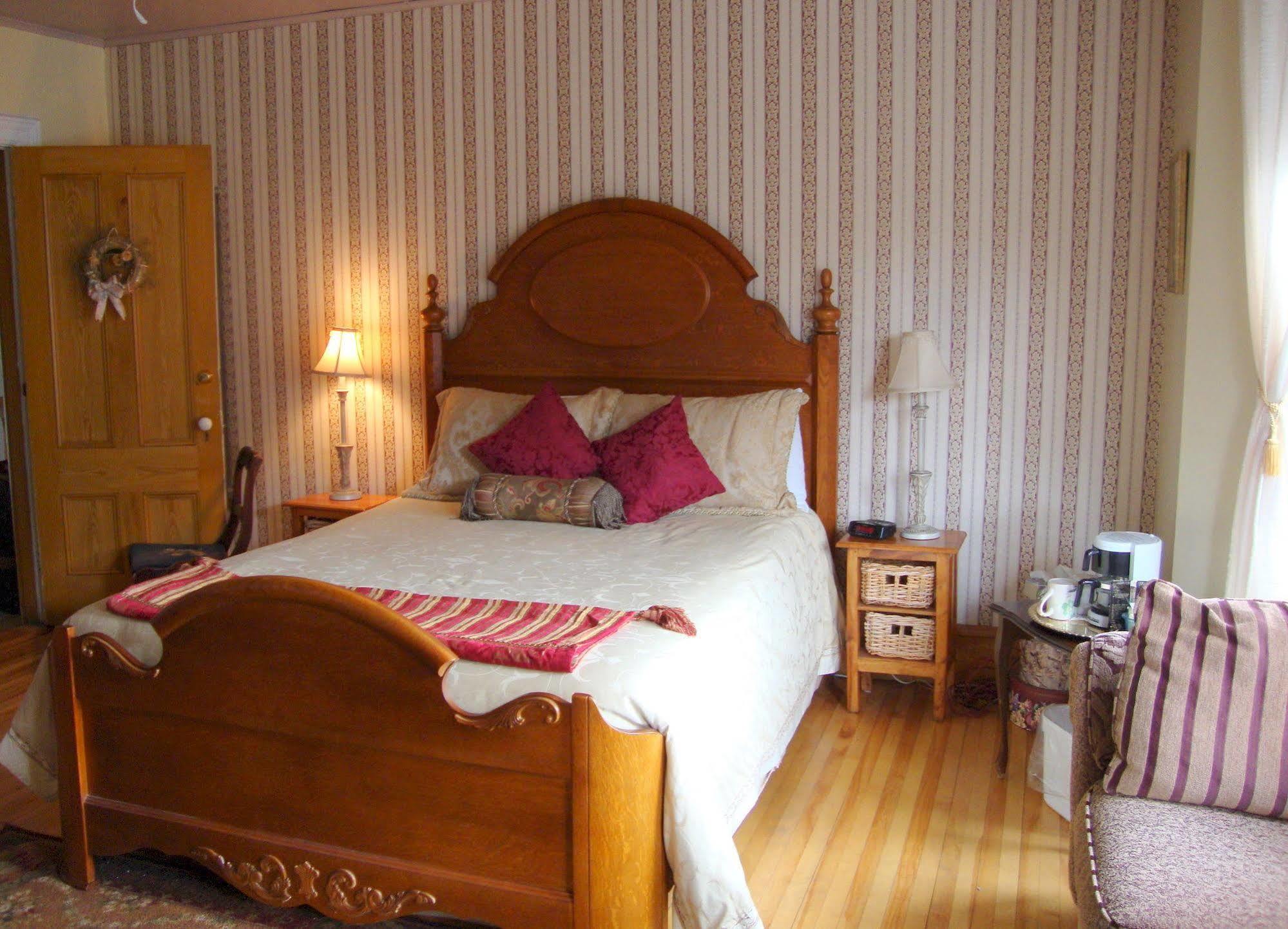 Tidal Watch Inn St. Martins Экстерьер фото